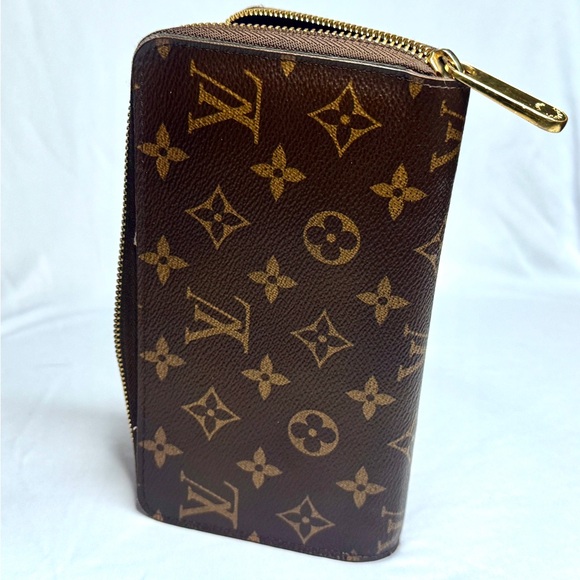 Louis Vuitton Brown and Gold Monogram Wallet - Picture 6 of 7